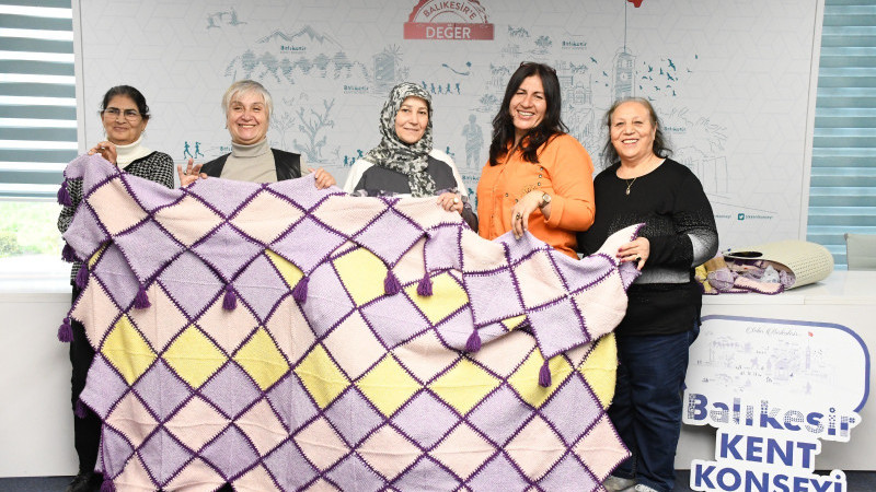 Balıkesirli kadınlar ilmek ilmek umudu işledi