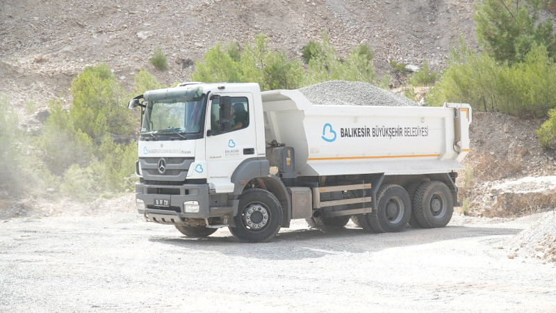 Büyükşehir, Dursunbey’de ulaşım konforunu artırdı