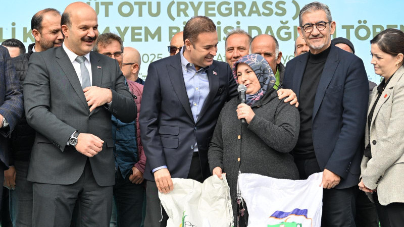 Büyükşehirin çiftçiye desteği sürüyor